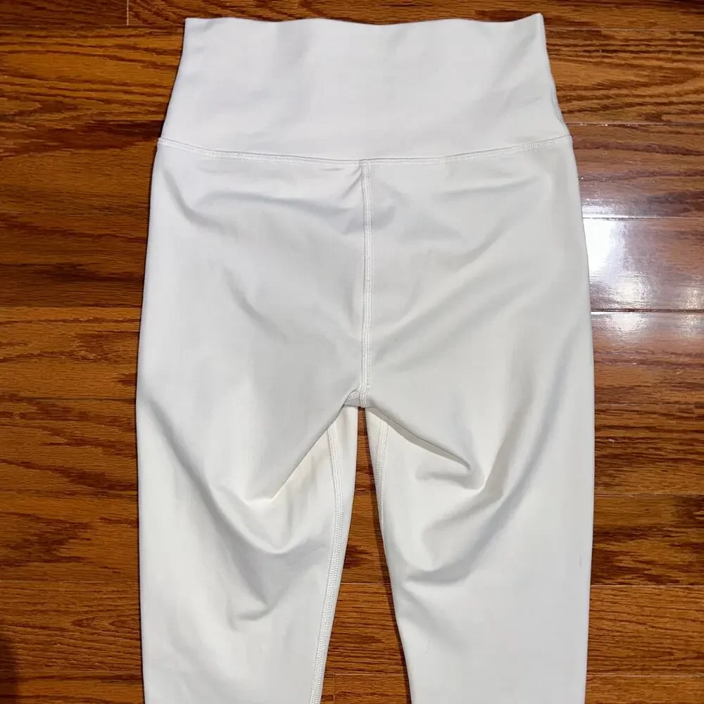 ALO Yoga Ripped Leggings in Off-White Cream